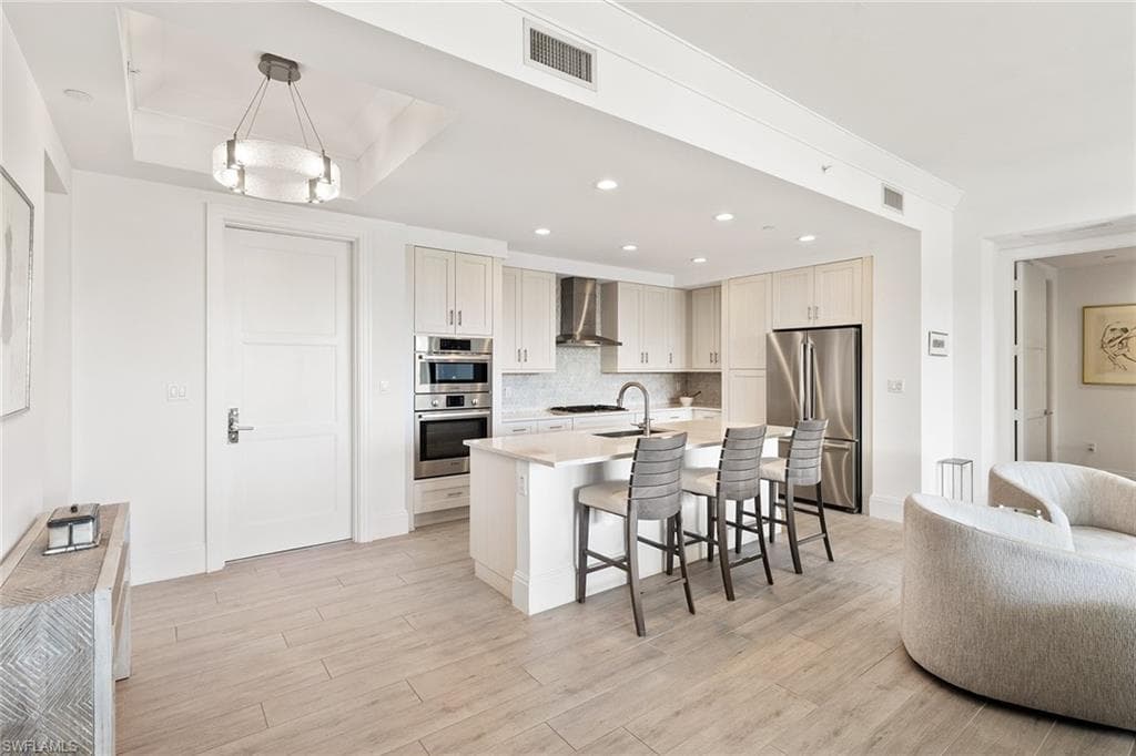 1135 3rd Ave S 317, Naples, FL 34102-6