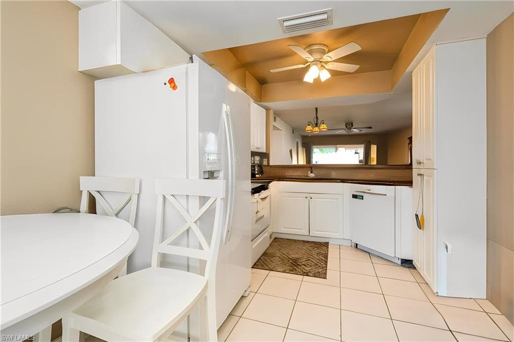 26734 Little John Ct 2, Bonita Springs, FL 34135-8