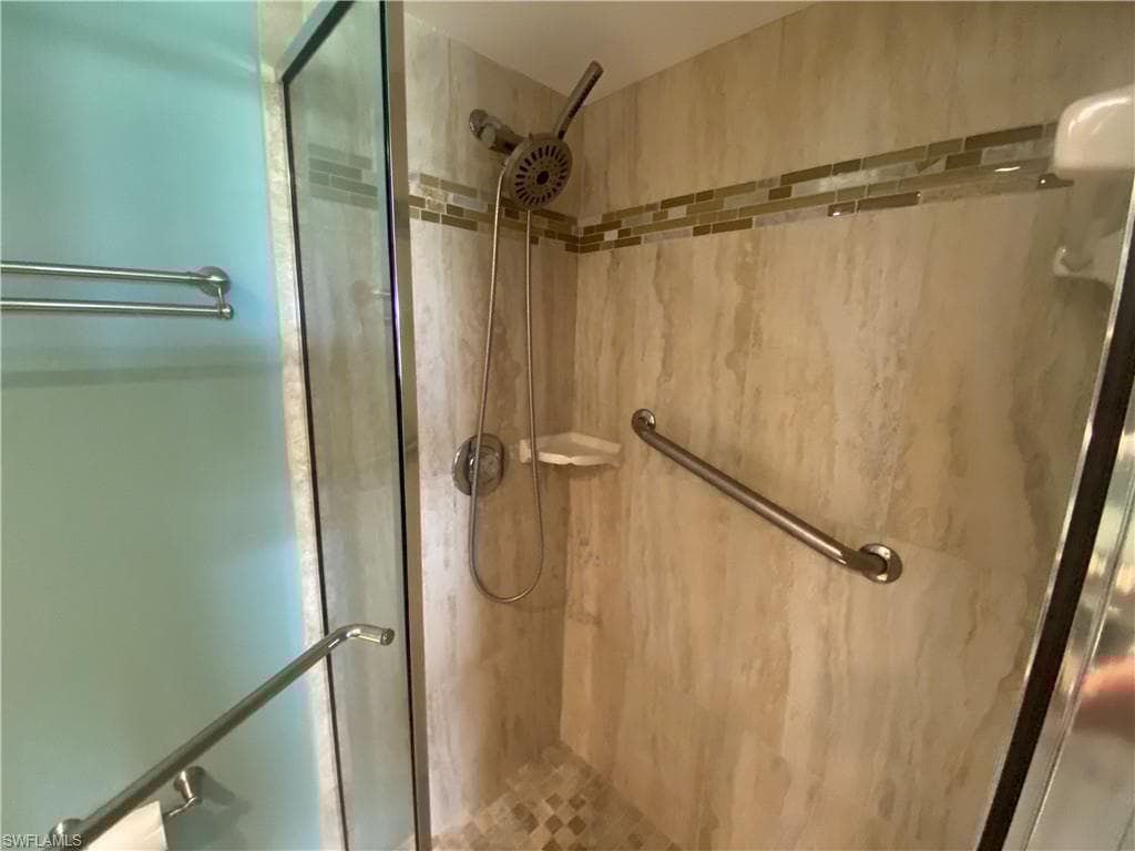 37 High Point Cir E 607, Naples, FL 34103-16