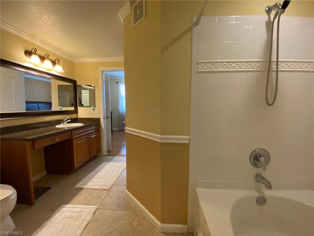 12970 Positano Cir 206, Naples, FL 34105-10