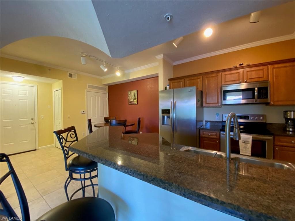 12970 Positano Cir 206, Naples, FL 34105-2