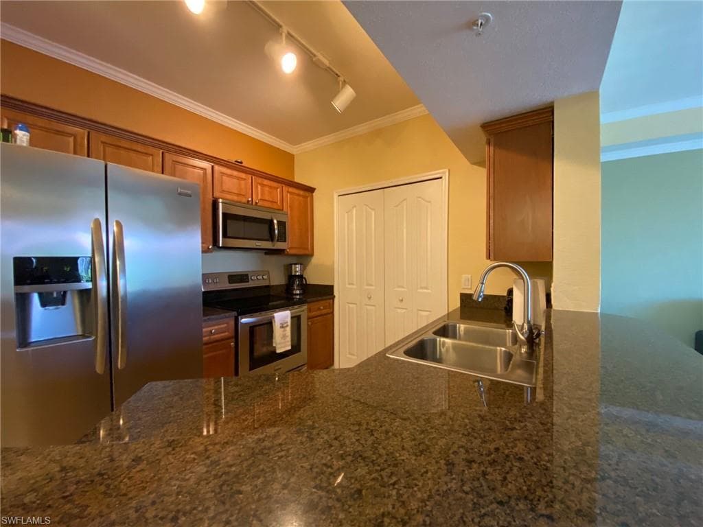 12970 Positano Cir 206, Naples, FL 34105-3