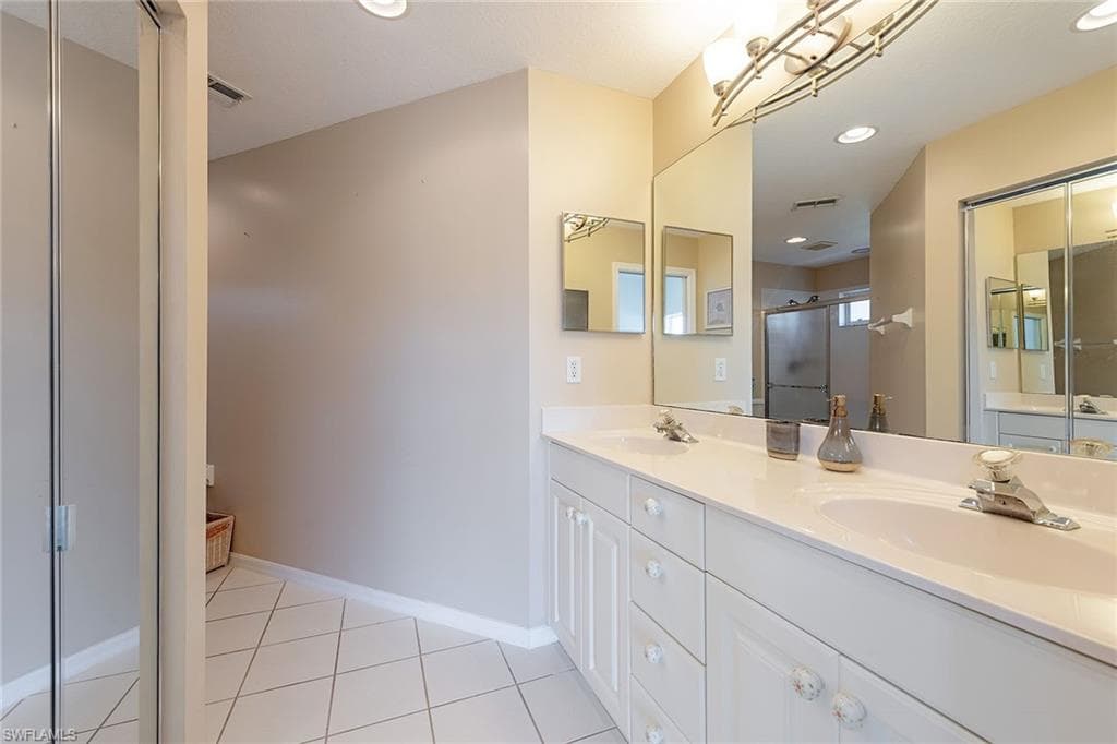 1110 Partridge Cir 202, Naples, FL 34104-9
