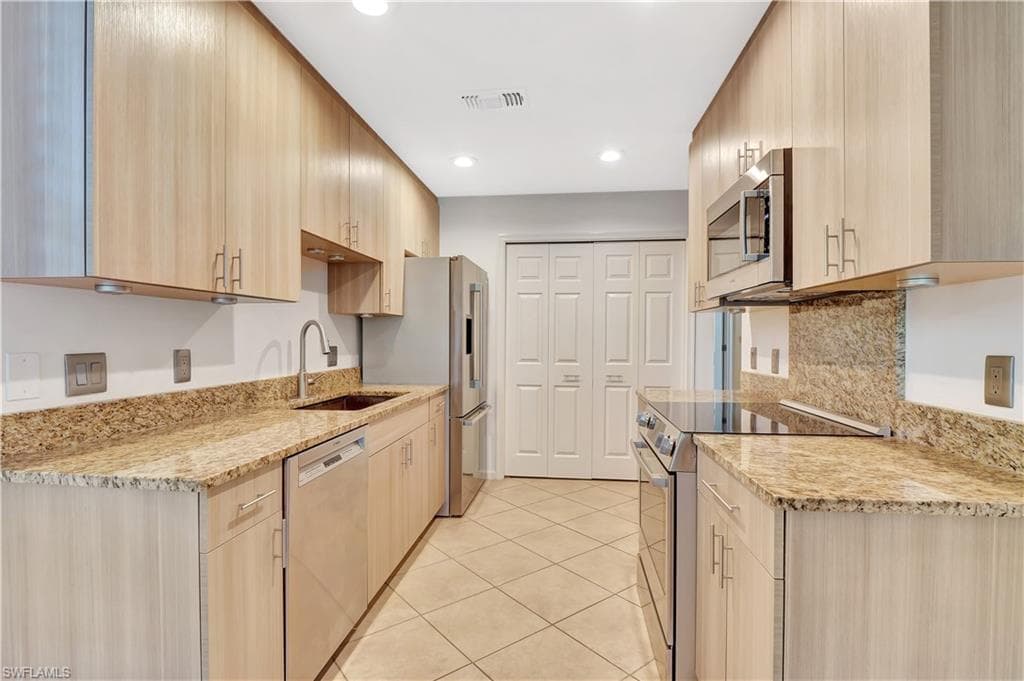 7103 Pond Cypress Ct 102, Naples, FL 34109-17