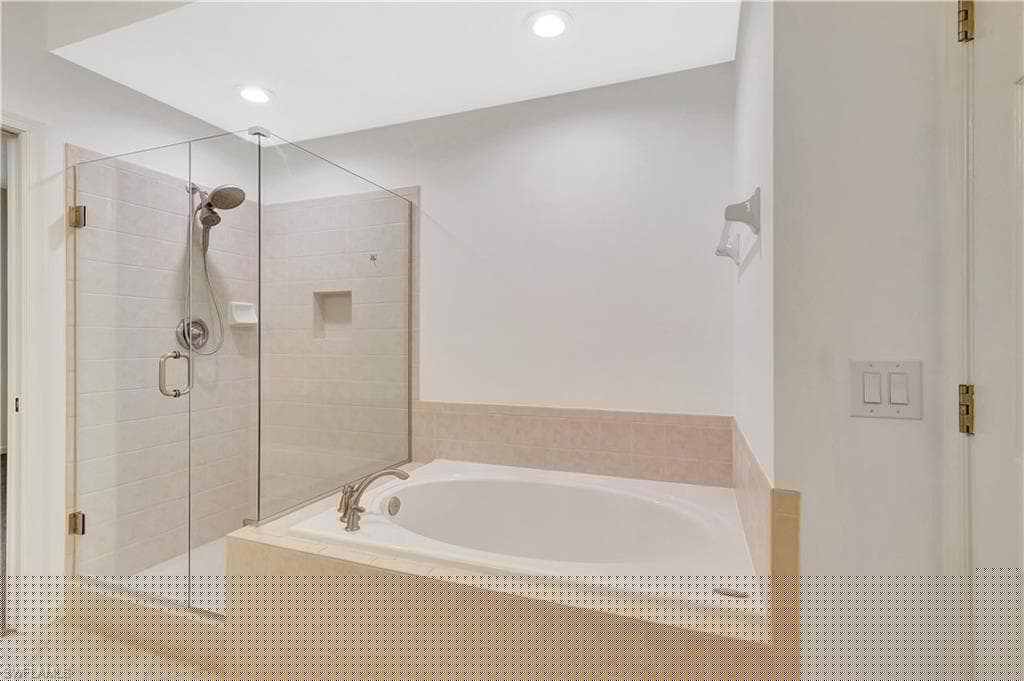 7103 Pond Cypress Ct 102, Naples, FL 34109-27