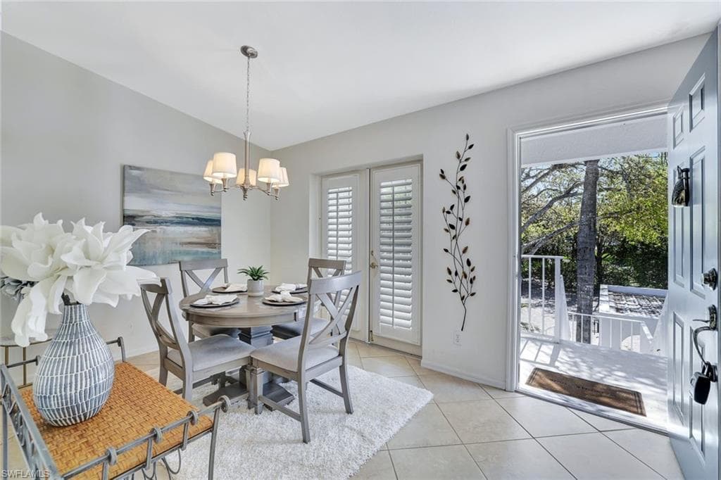 818 Tanbark Dr 202, Naples, FL 34108-14