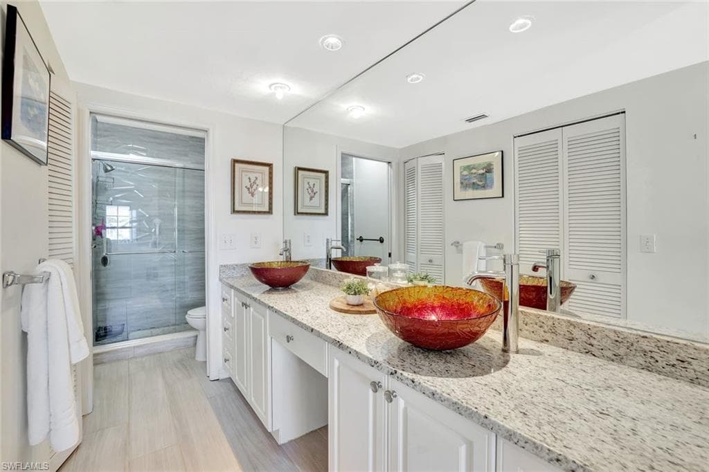 818 Tanbark Dr 202, Naples, FL 34108-18