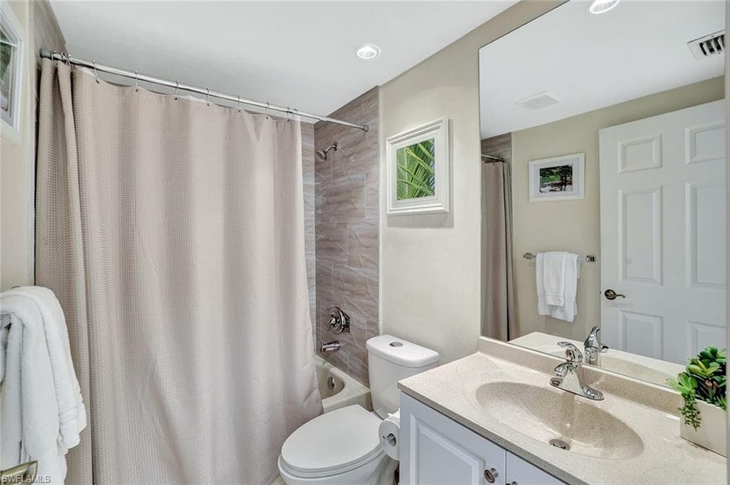 818 Tanbark Dr 202, Naples, FL 34108-20