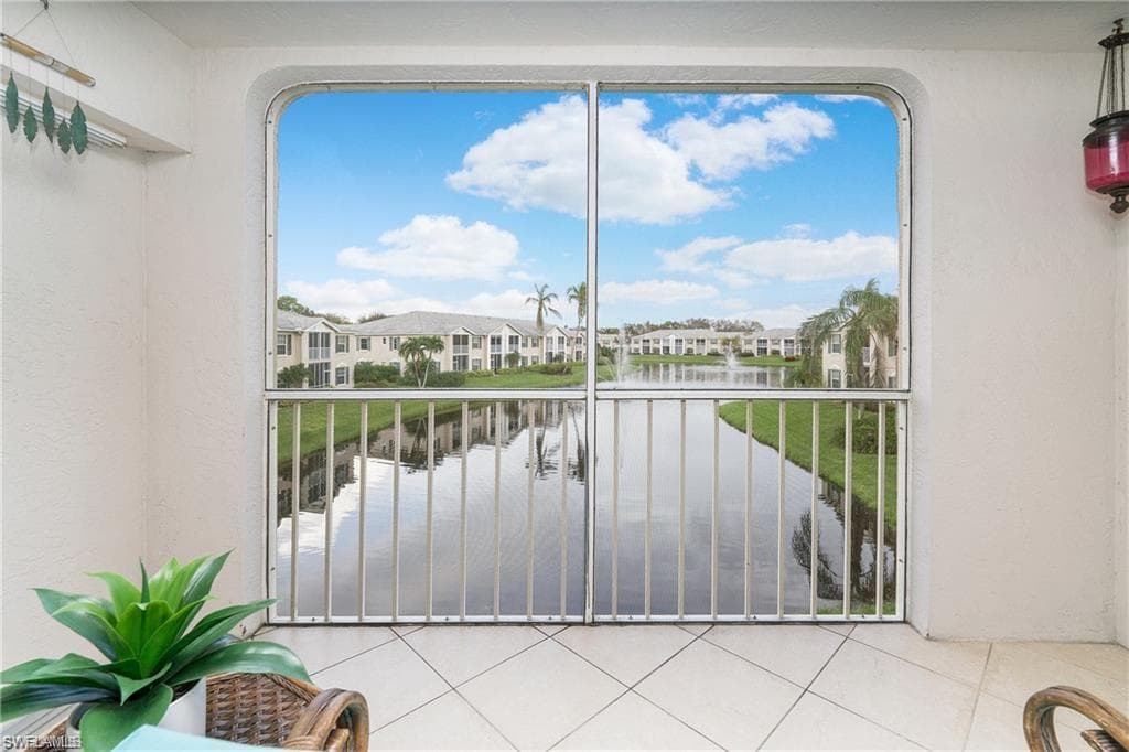 818 Tanbark Dr 202, Naples, FL 34108-22