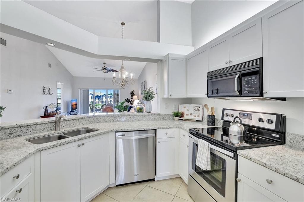 818 Tanbark Dr 202, Naples, FL 34108-2