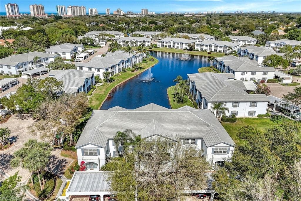 818 Tanbark Dr 202, Naples, FL 34108-29