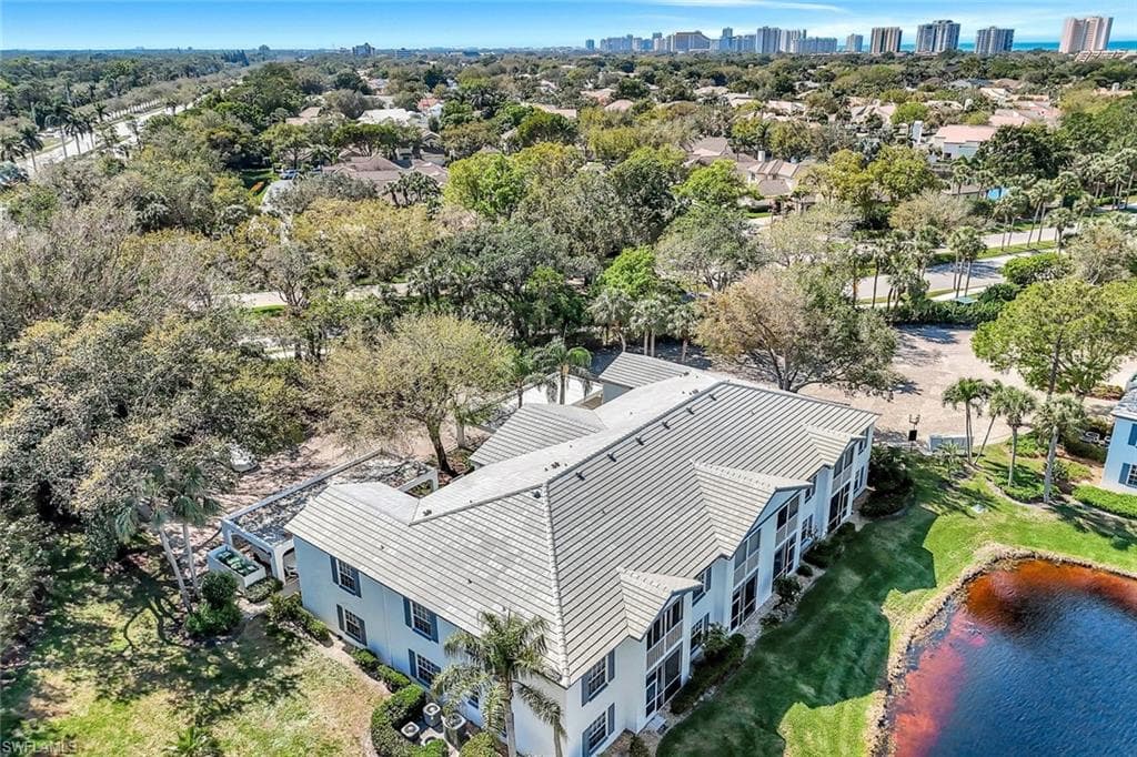 818 Tanbark Dr 202, Naples, FL 34108-31