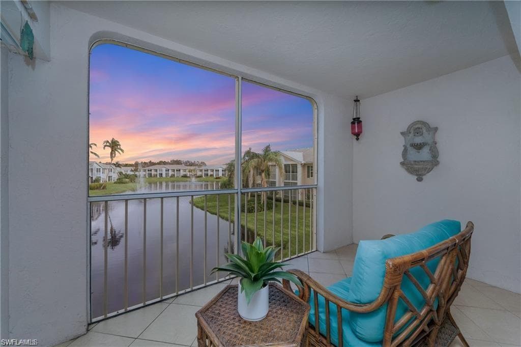 818 Tanbark Dr 202, Naples, FL 34108-34