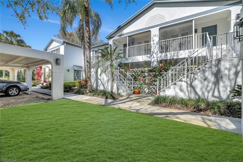 818 Tanbark Dr 202, Naples, FL 34108-3