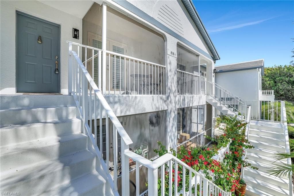 818 Tanbark Dr 202, Naples, FL 34108-4