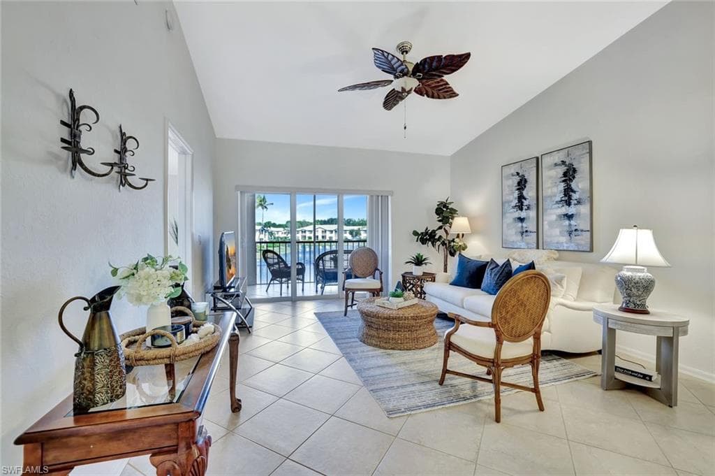 818 Tanbark Dr 202, Naples, FL 34108-7