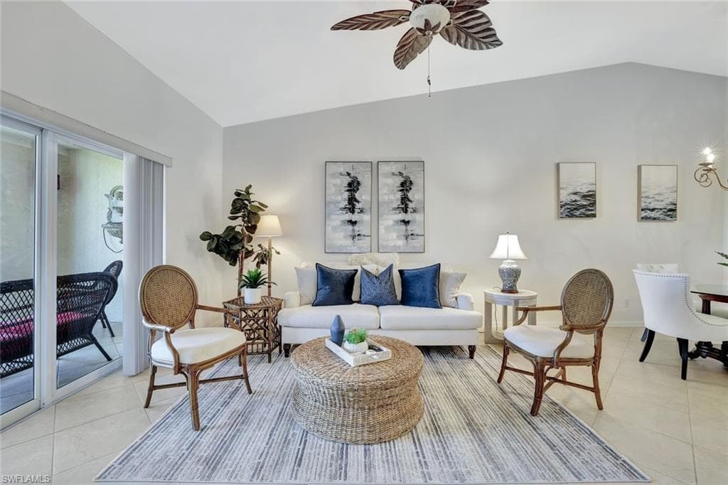 818 Tanbark Dr 202, Naples, FL 34108-8