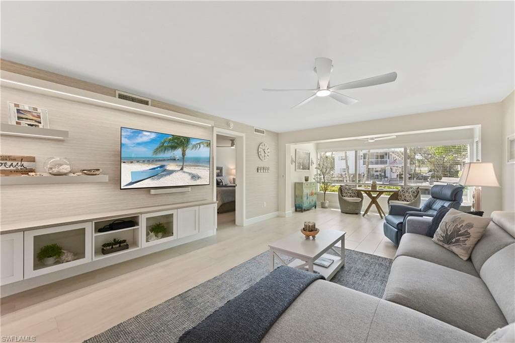 1686 Blue Point Ave B5, Naples, FL 34102-17