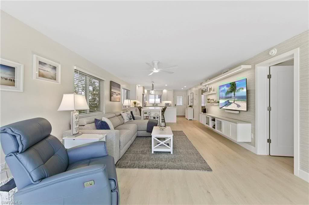 1686 Blue Point Ave B5, Naples, FL 34102-23
