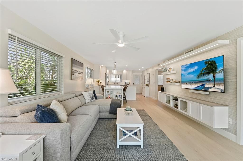 1686 Blue Point Ave B5, Naples, FL 34102-24