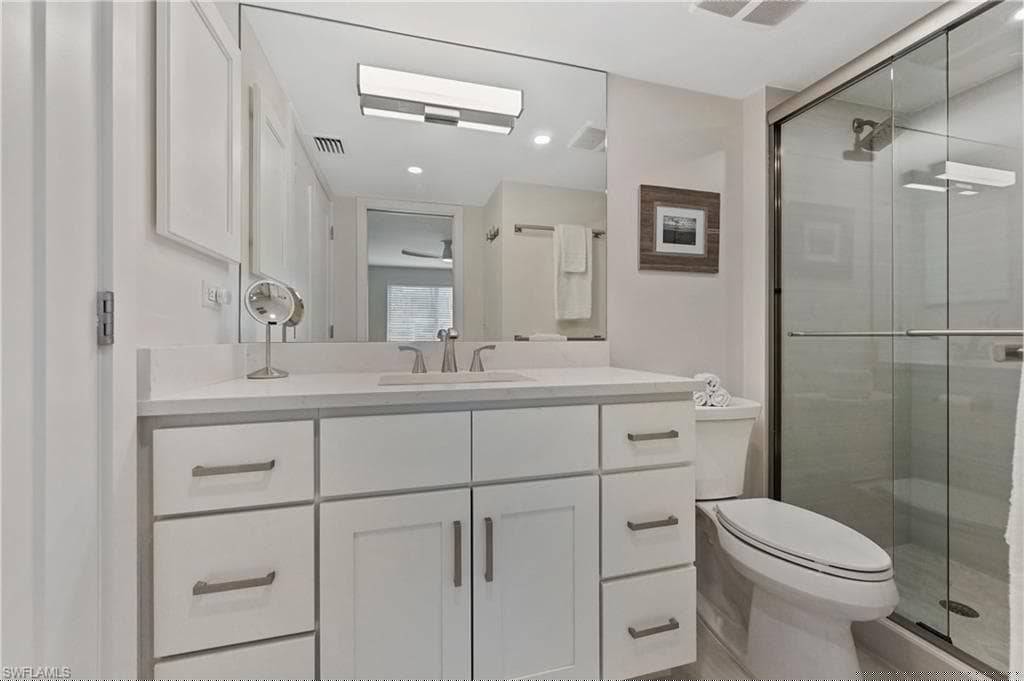 1686 Blue Point Ave B5, Naples, FL 34102-28