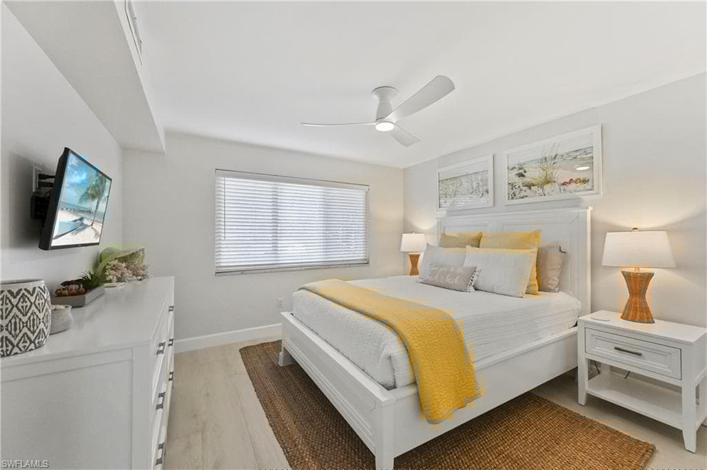1686 Blue Point Ave B5, Naples, FL 34102-32