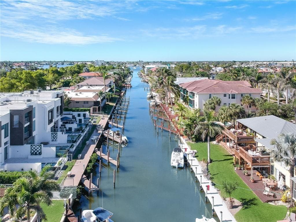 1686 Blue Point Ave B5, Naples, FL 34102-41