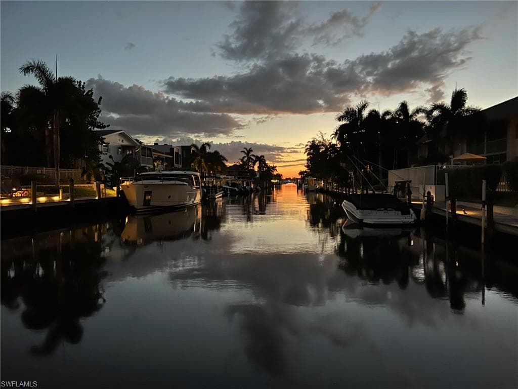 1686 Blue Point Ave B5, Naples, FL 34102-45
