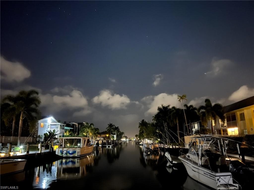 1686 Blue Point Ave B5, Naples, FL 34102-46
