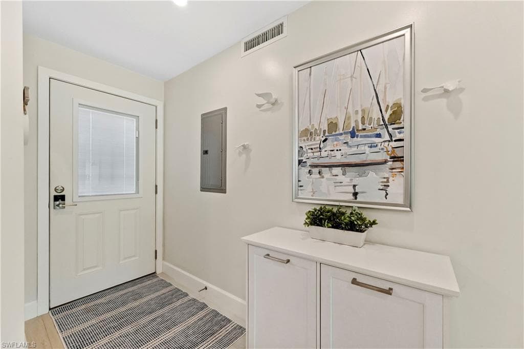 1686 Blue Point Ave B5, Naples, FL 34102-4