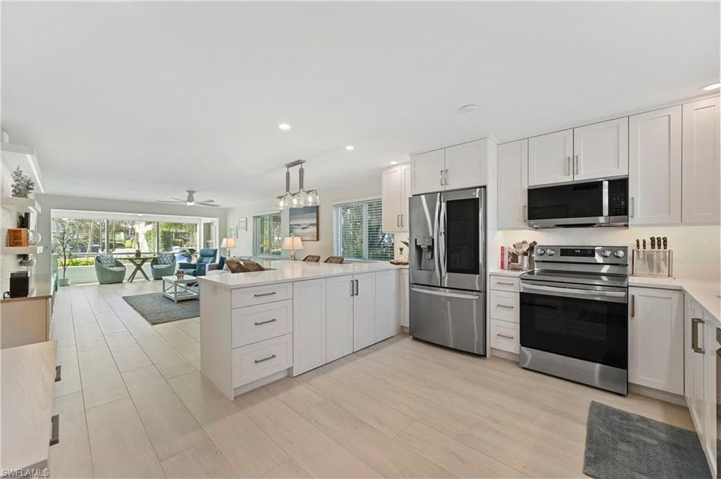 1686 Blue Point Ave B5, Naples, FL 34102-5