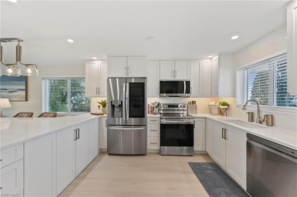 1686 Blue Point Ave B5, Naples, FL 34102-6