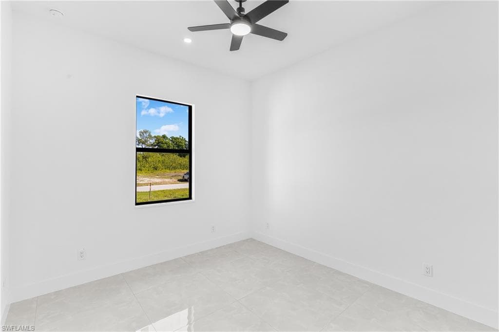 468 Paddock St, Lehigh Acres, FL 33974-27