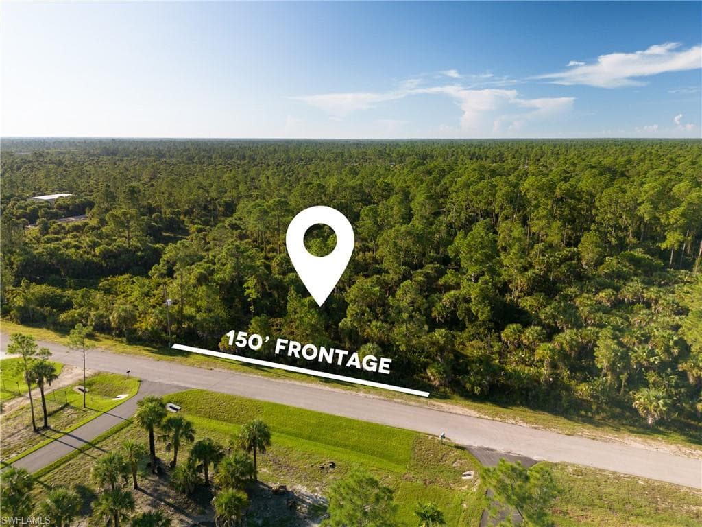 2746 40th Ave SE, Naples, FL 34117-4