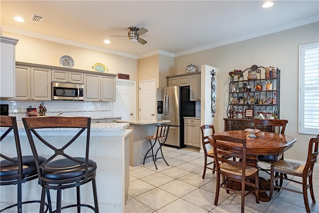 6819 Old Banyan Way, Naples, FL 34109-3