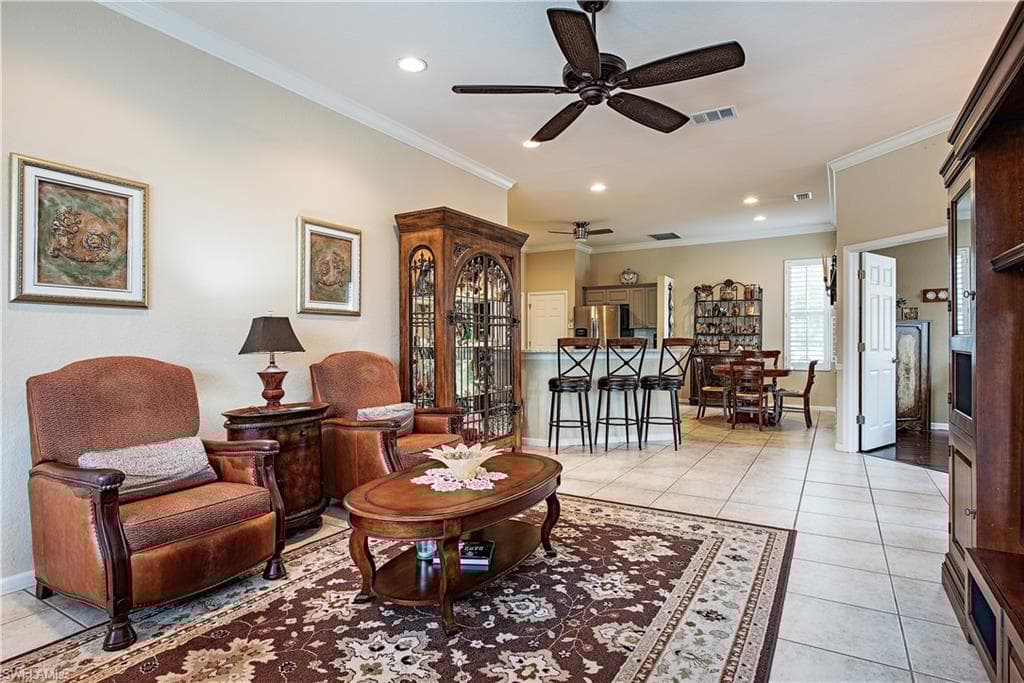 6819 Old Banyan Way, Naples, FL 34109-5