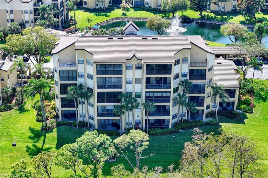 220 Vintage Cir B103, Naples, FL 34119-23