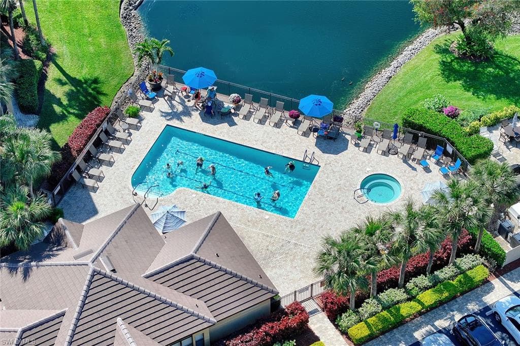 220 Vintage Cir B103, Naples, FL 34119-26