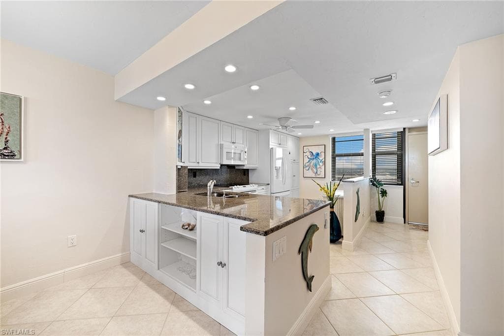 440 Seaview Ct 902, Marco Island, FL 34145-9