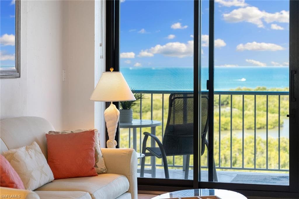 440 Seaview Ct 902, Marco Island, FL 34145-15