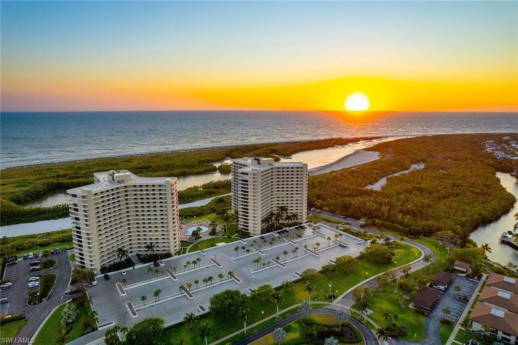 440 Seaview Ct 902, Marco Island, FL 34145-1