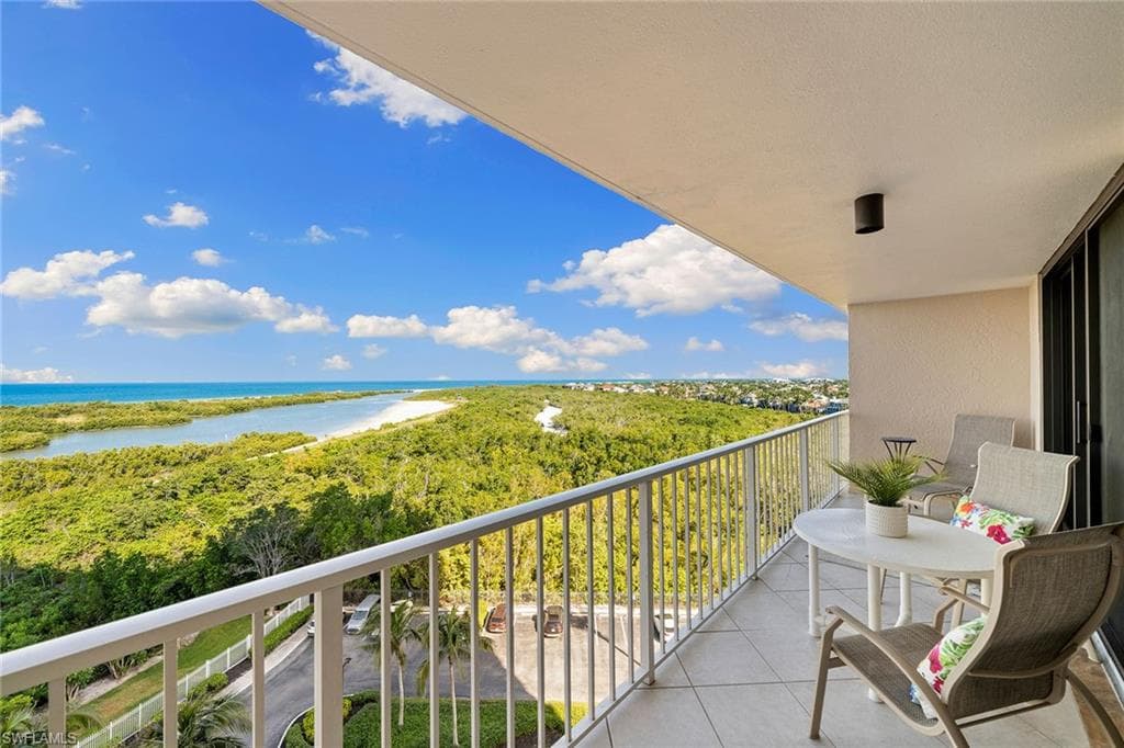 440 Seaview Ct 902, Marco Island, FL 34145-32