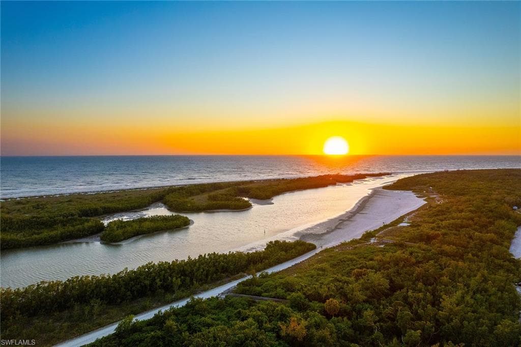 440 Seaview Ct 902, Marco Island, FL 34145-43