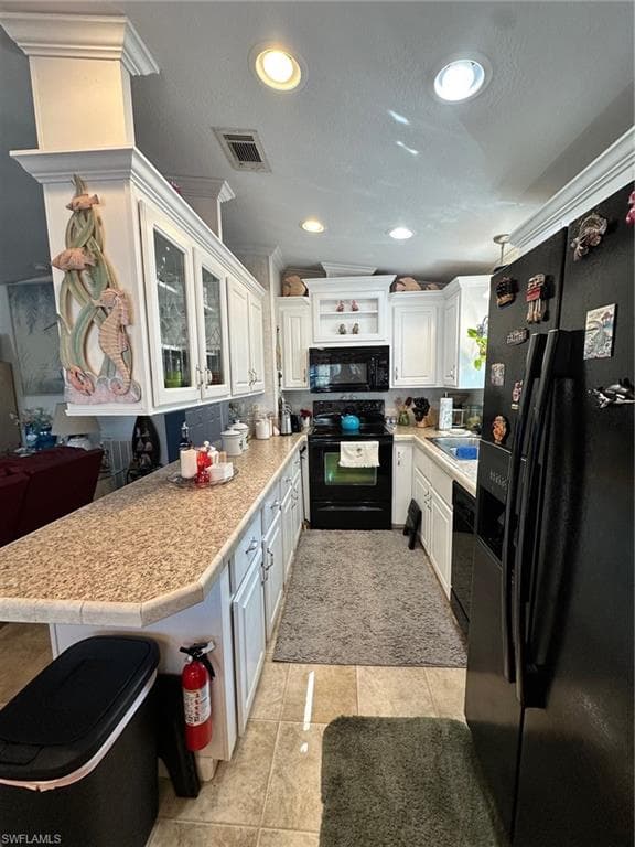 1658 Diamond Lake Cir, Naples, FL 34114-15
