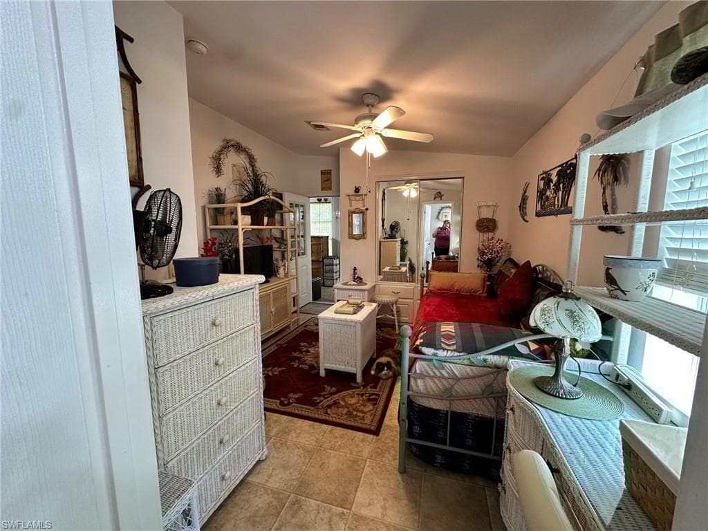 1658 Diamond Lake Cir, Naples, FL 34114-26