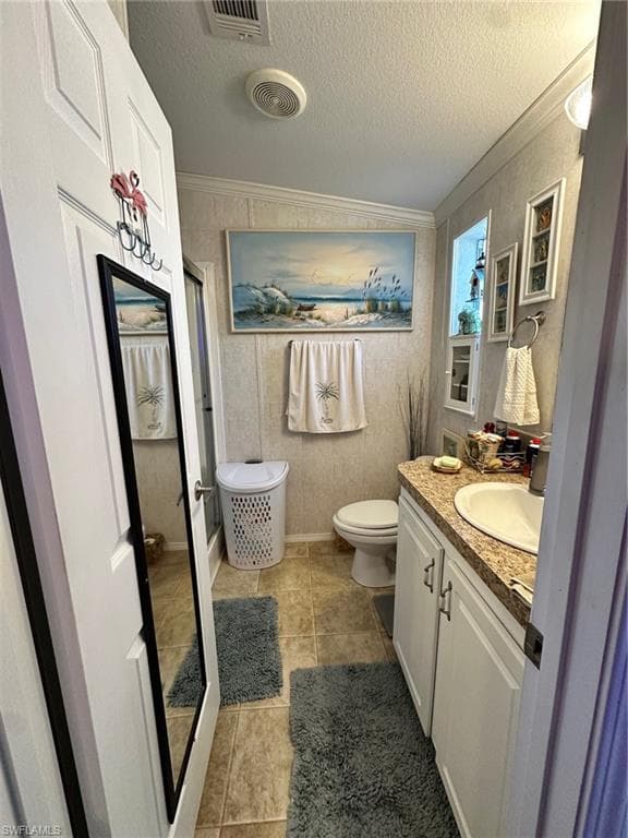 1658 Diamond Lake Cir, Naples, FL 34114-29