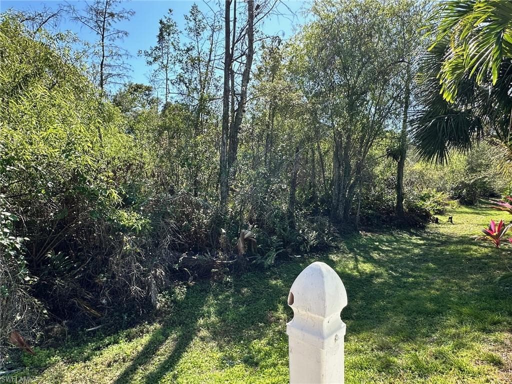 1658 Diamond Lake Cir, Naples, FL 34114-8