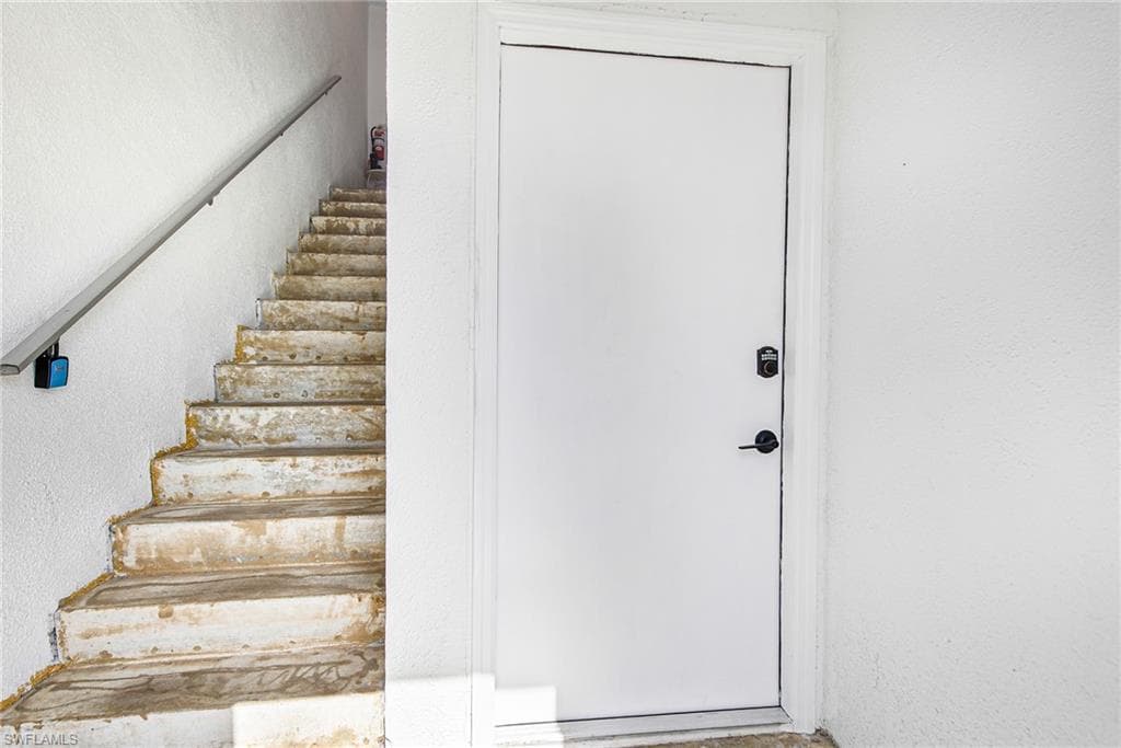 7025 New Post Dr 1, North Fort Myers, FL 33917-4