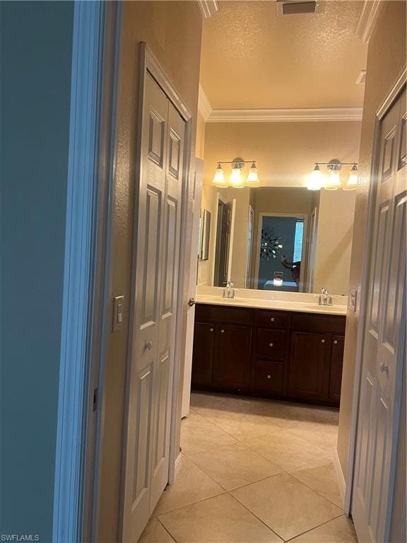 10300 Via Colomba Cir, Fort Myers, FL 33966-18