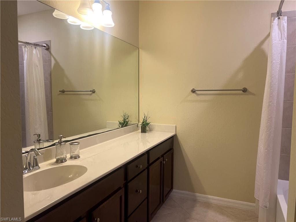 10300 Via Colomba Cir, Fort Myers, FL 33966-20
